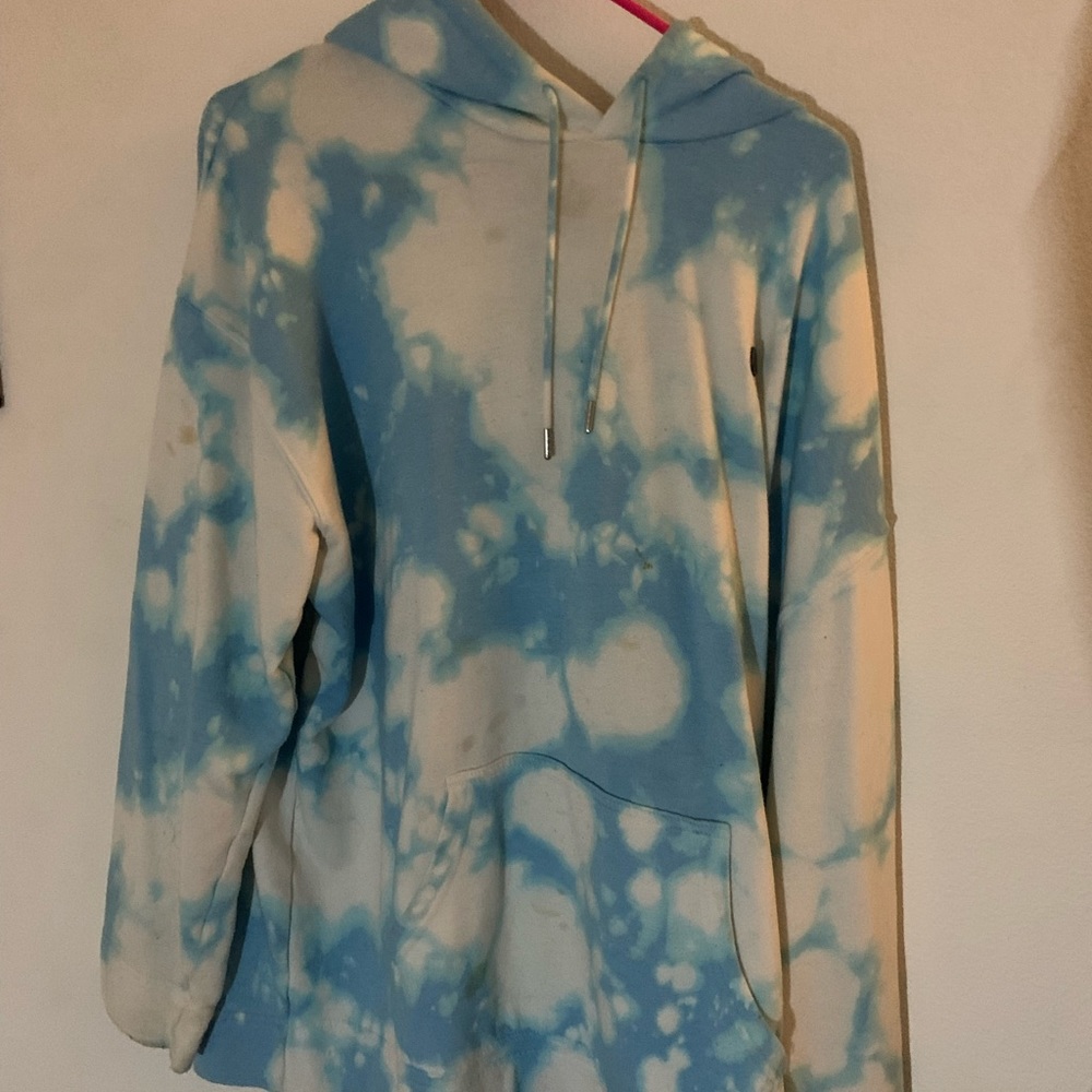 tie dye sweatshirt